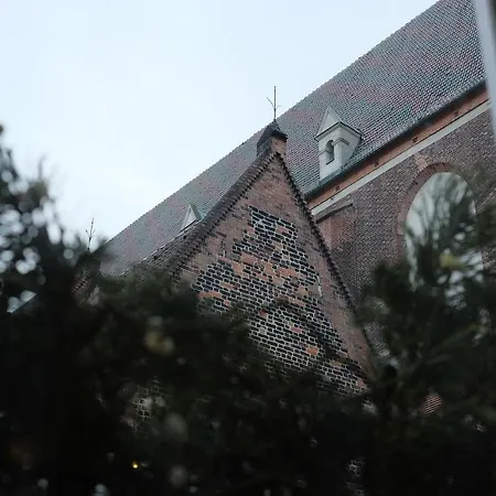 Bed & Breakfast Academus Pub & 4*