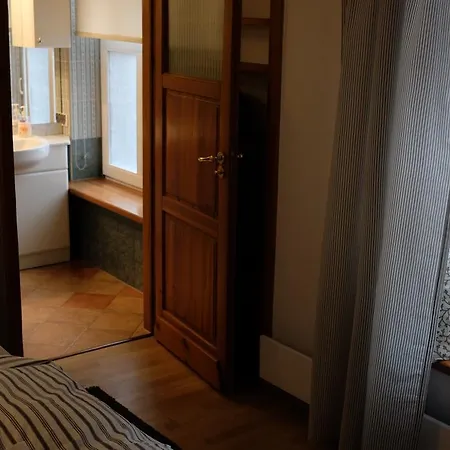 Bed & Breakfast Academus Pub &