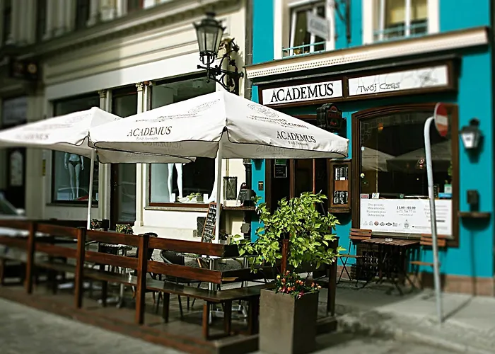 Bed & Breakfast Academus Pub &