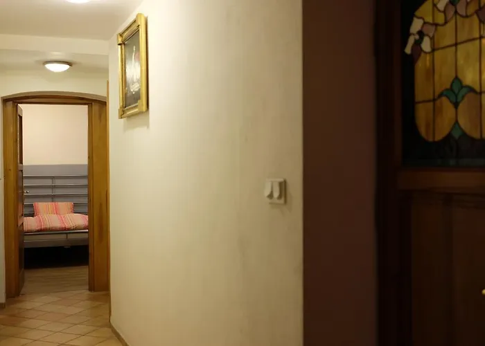 Academus Pub & Bed & Breakfast 4*