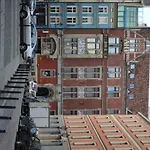 Bed & Breakfast Academus Pub &