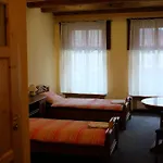 فندق مبيت وإفطار Academus - Pub, Rooms, Cider