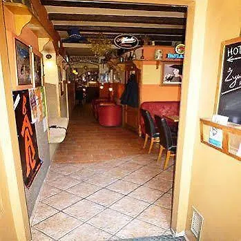 Academus Pub & Oda ve Kahvaltı