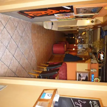 Academus Pub & Oda ve Kahvaltı