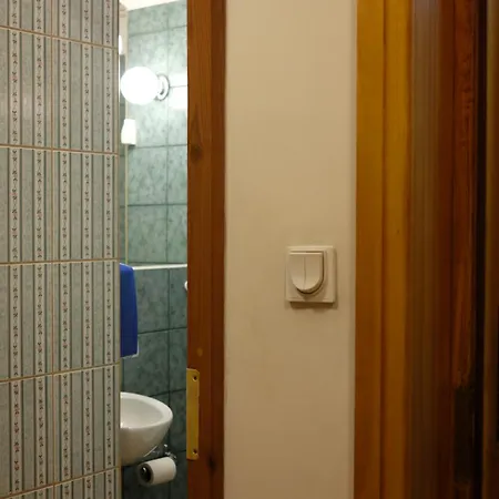 Academus - Pub, Rooms, Cider