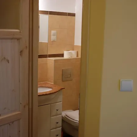 Bed and breakfast Academus - Pub, Rooms, Cider 4*