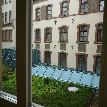 Academus - Pub, Rooms, Cider