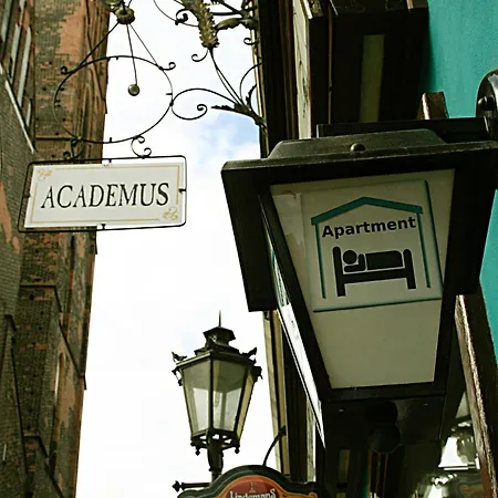فندق مبيت وإفطار Academus - Pub, Rooms, Cider 4*