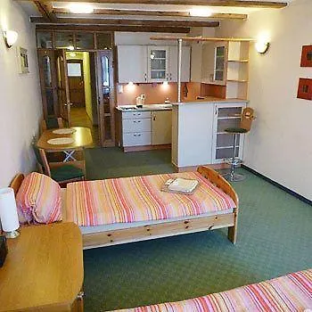 Academus - Pub, Rooms, Cider