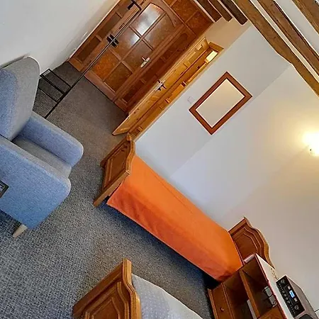 Academus - Pub, Rooms, Cider Bed & Breakfast 4*