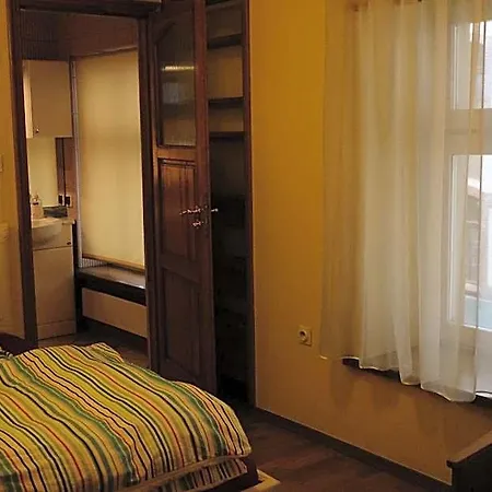 Bed & Breakfast Academus - Pub, Rooms, Cider 4*