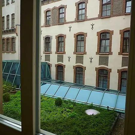 Academus - Pub, Rooms, Cider