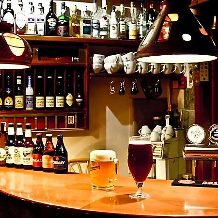 Bed & Breakfast Academus - Pub, Rooms, Cider Wrocław