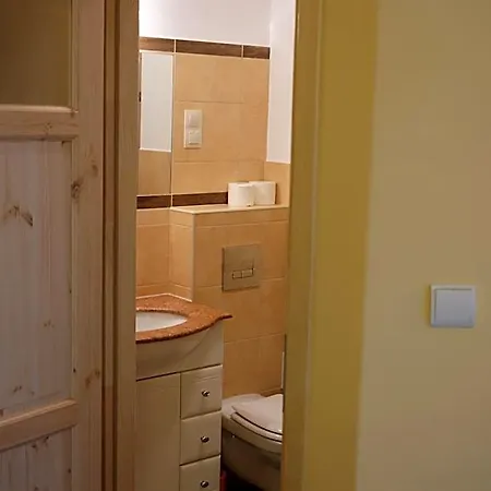 Academus - Pub, Rooms, Cider Bed and breakfast 4*
