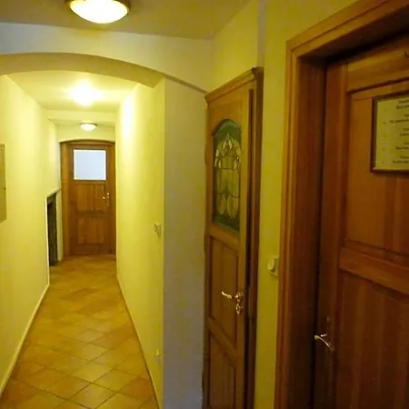 Academus - Pub, Rooms, Cider