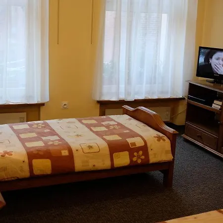 Bed and breakfast Academus - Pub, Rooms, Cider Breslavia
