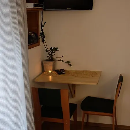 Nocleg ze śniadaniem Academus - Pub, Rooms, Cider 4*