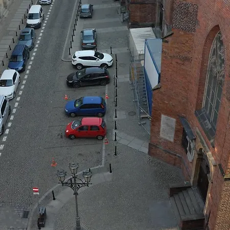 B&B Academus Pub & 4*