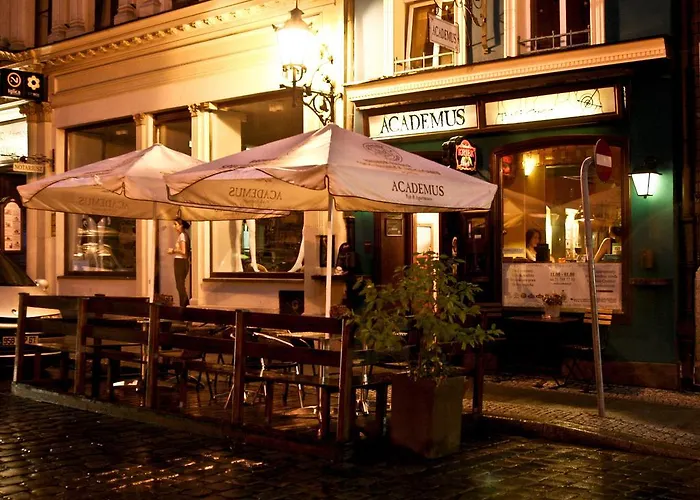 Academus Pub&guest House 4*