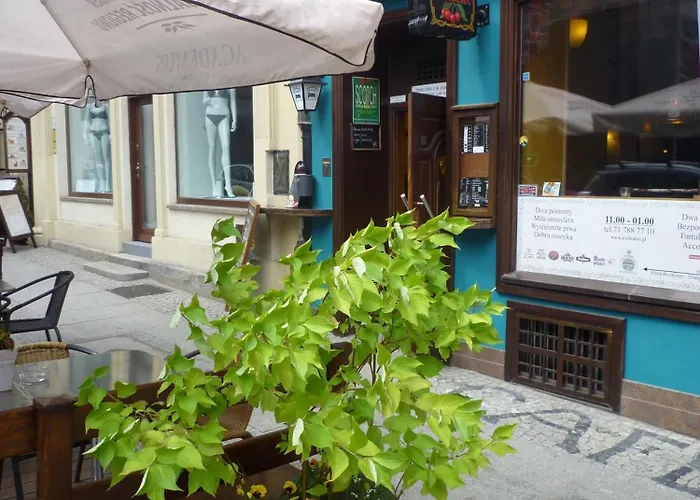 Academus Pub&guest House