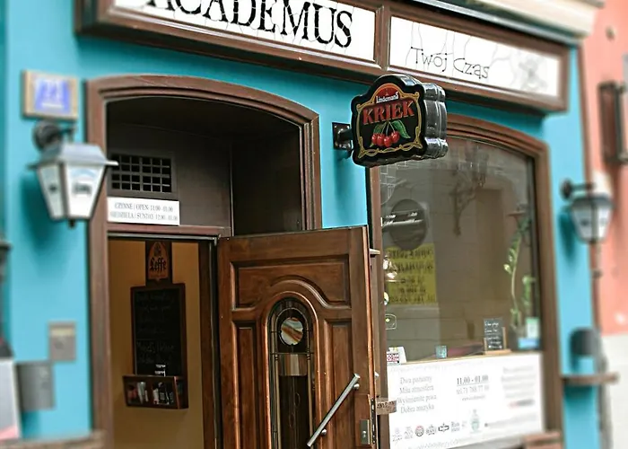 Bed and Breakfast Academus Pub &