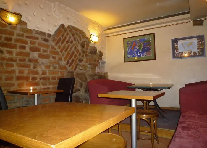 Bed and breakfast Academus Pub&guest House 4*
