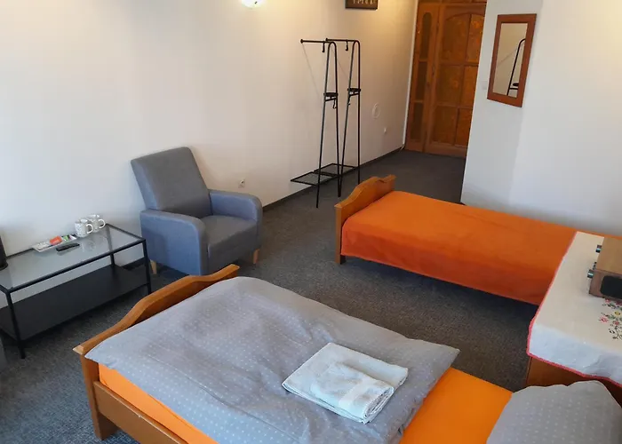 Bed and breakfast Academus Pub&guest House