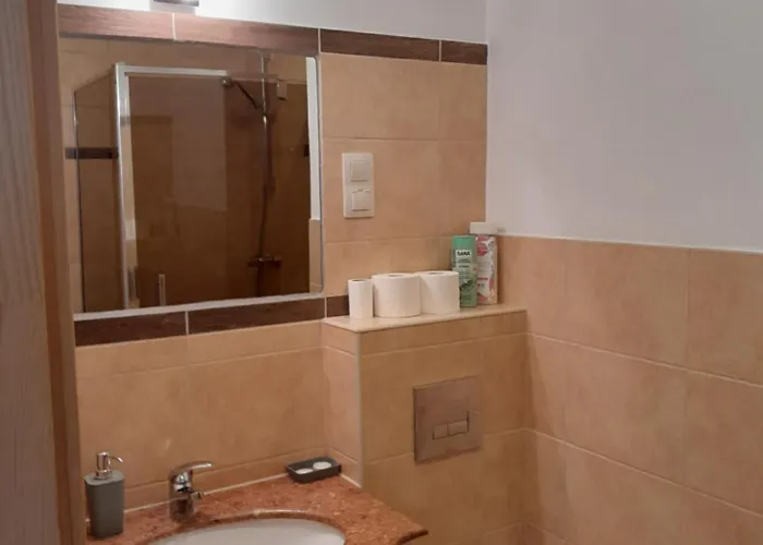 Academus Pub&guest House Bed and breakfast 4*