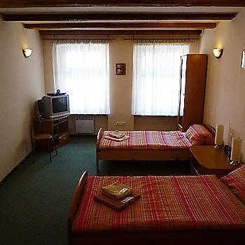 Academus Pub&guest House Bed and breakfast