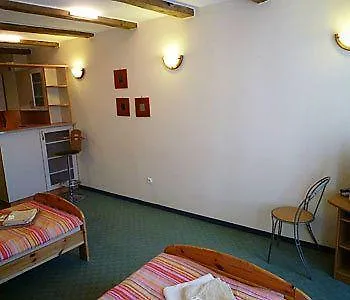 Academus Pub&guest House