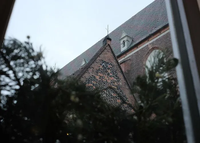 Bed and Breakfast Academus Pub & 4*