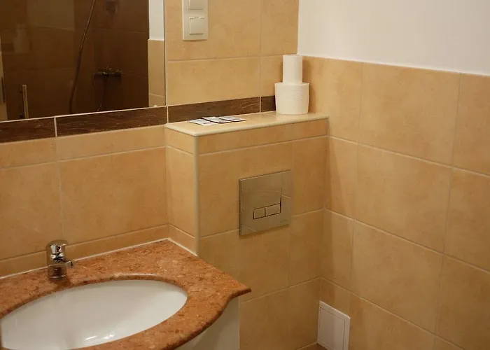 Bed and breakfast Academus Pub&guest House