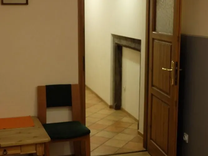 Academus Pub&guest House