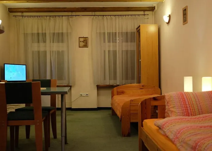 Bed and Breakfast Academus Pub & 4*