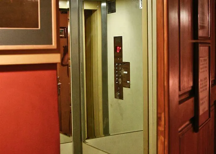 Bed and breakfast Academus Pub&guest House