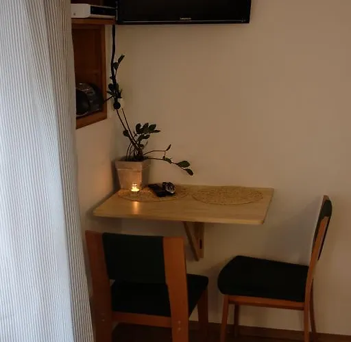 Bed & Breakfast Academus Pub & 4*