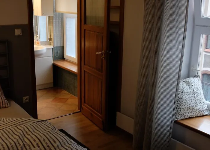 Bed and breakfast Academus Pub&guest House