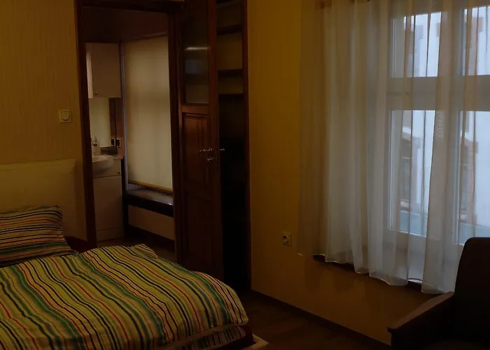 Bed and breakfast Academus Pub&guest House