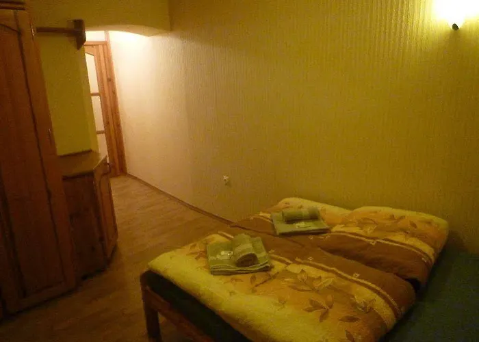 Academus Pub&guest House Bed and breakfast